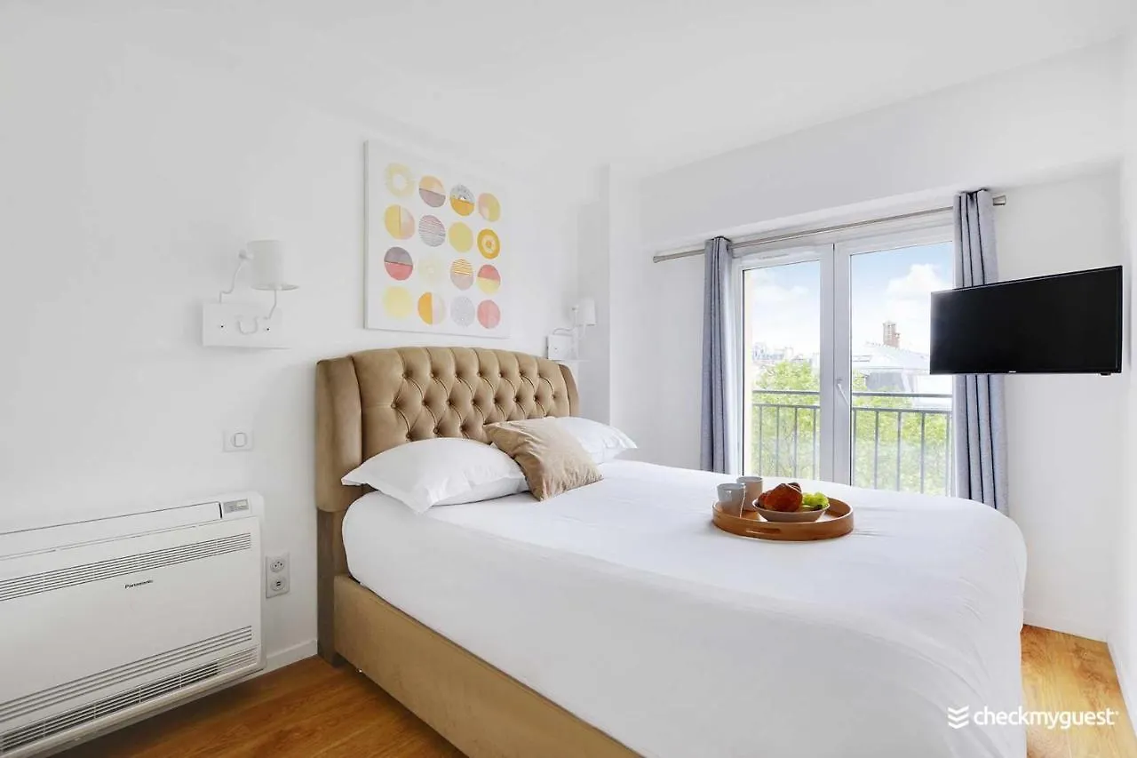 Residence Rochechouart Paris Apartment