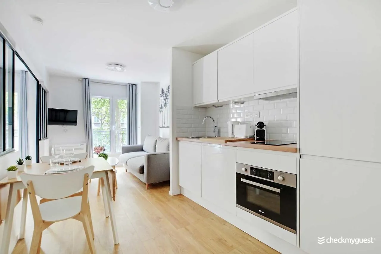 Residence Rochechouart Paris Apartment