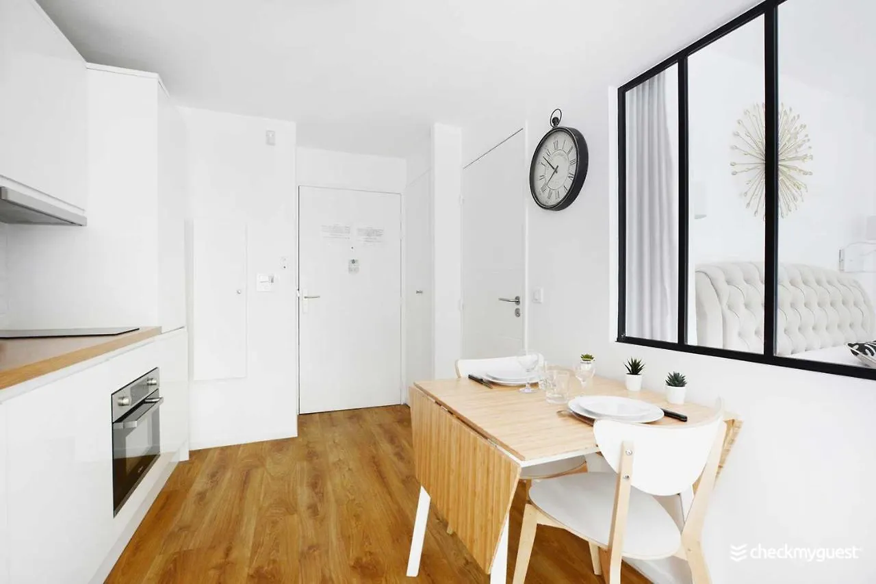 Apartment Residence Rochechouart Paris France