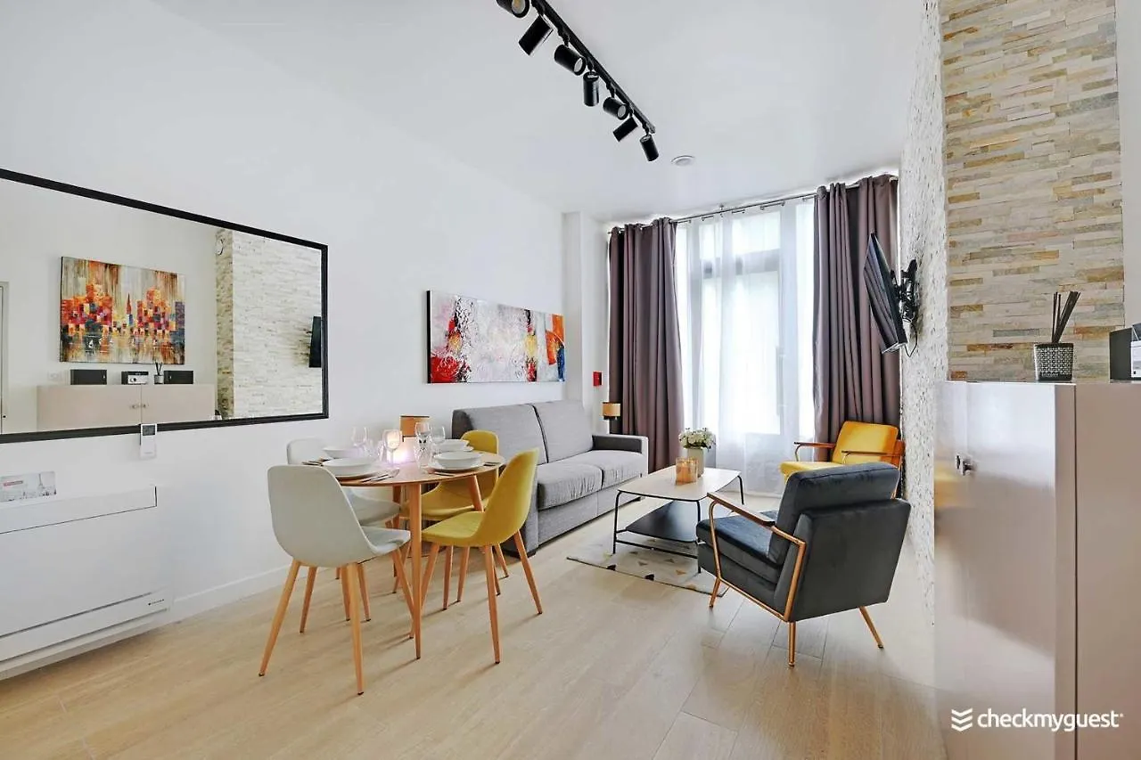 Apartment Residence Rochechouart Paris France