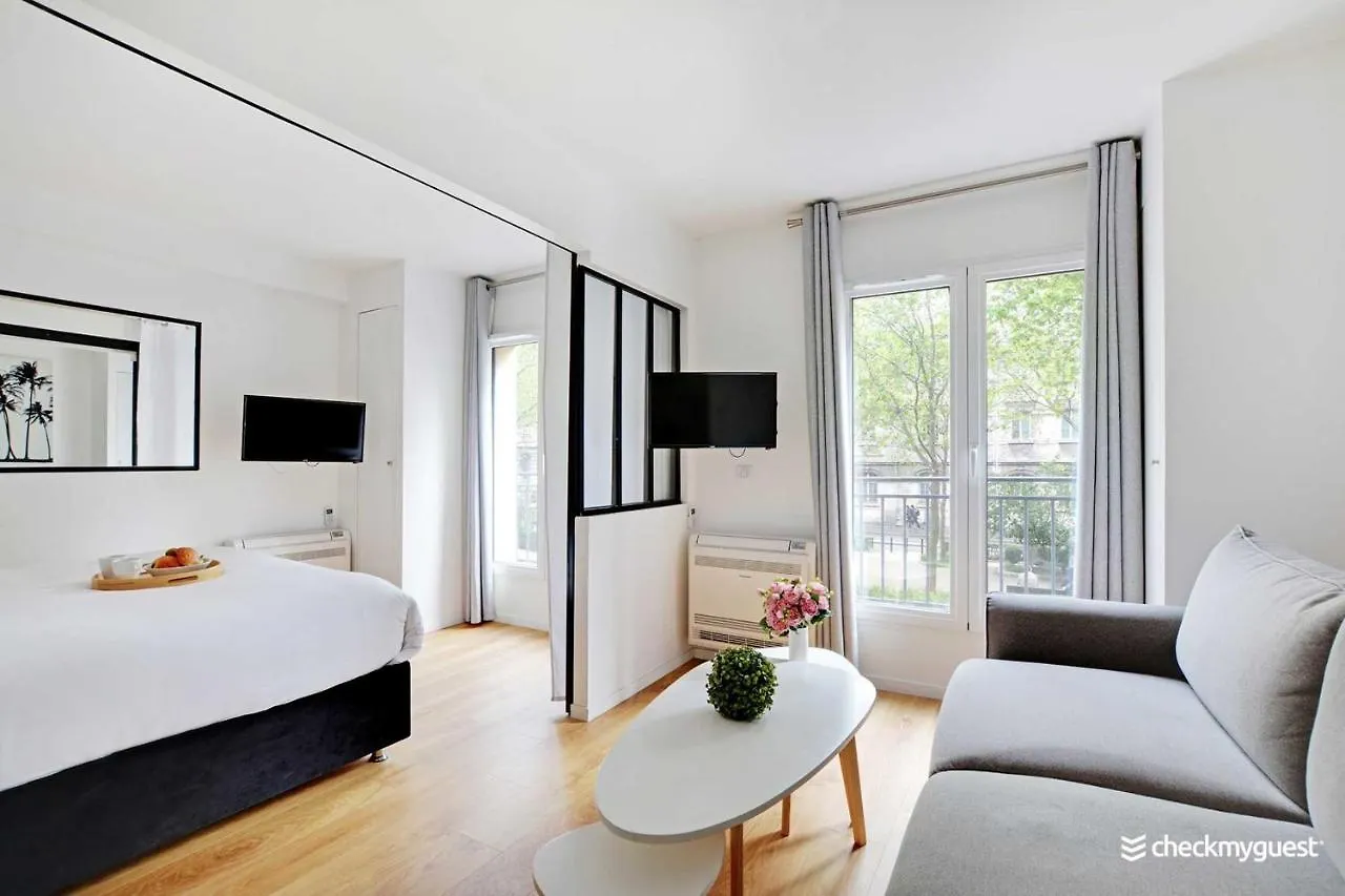 Residence Rochechouart Paris