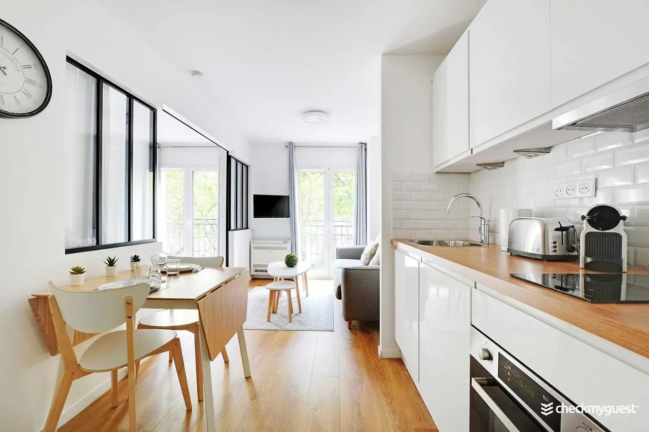 Residence Rochechouart Paris France