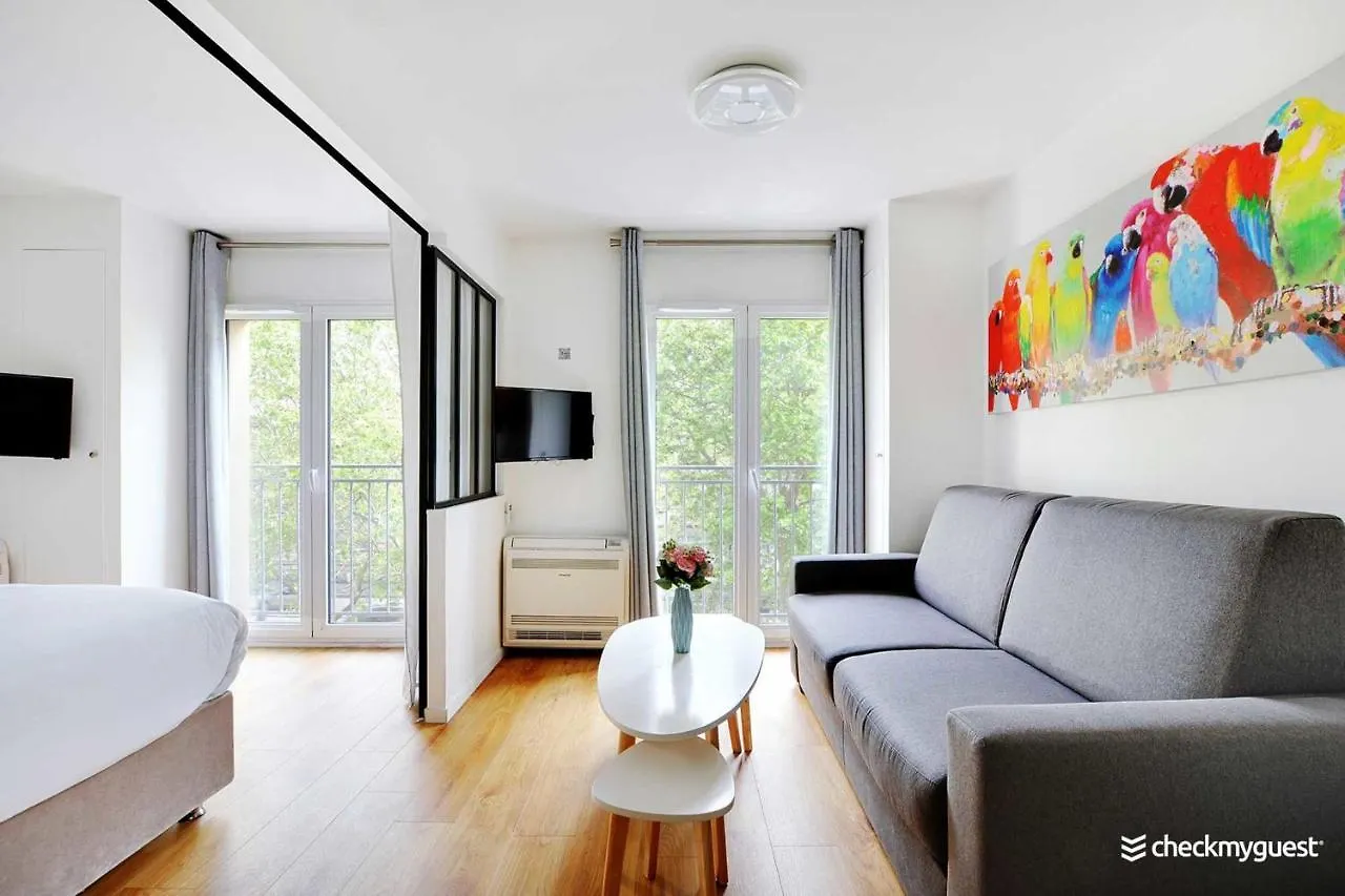Residence Rochechouart Paris