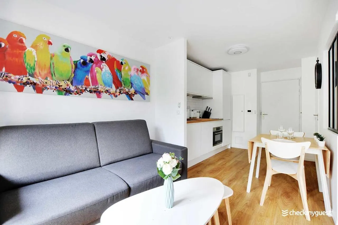 Residence Rochechouart Paris Apartment