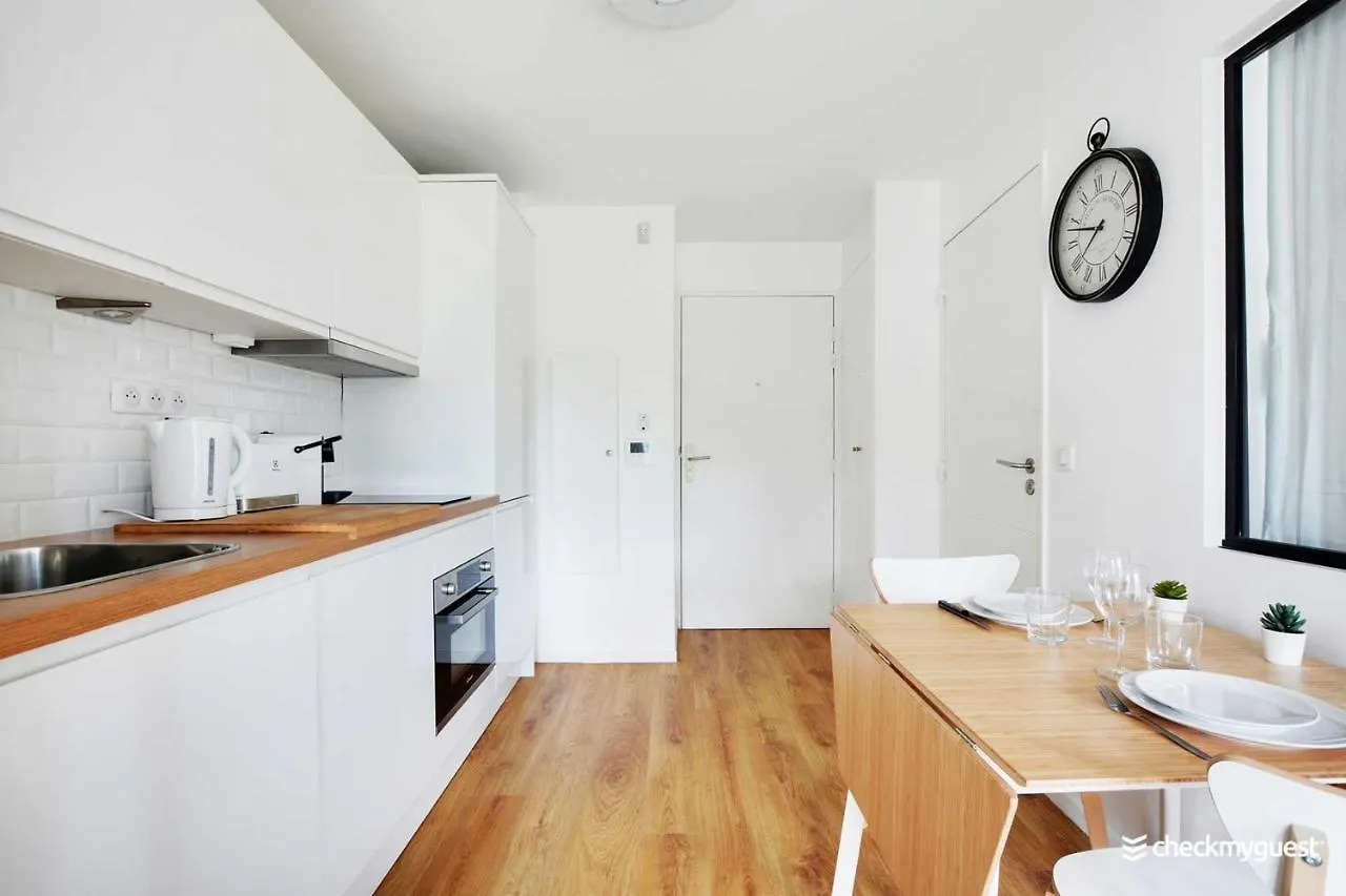 Residence Rochechouart Paris 0*,  France