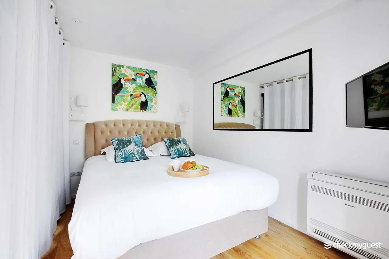Apartment Residence Rochechouart Paris France
