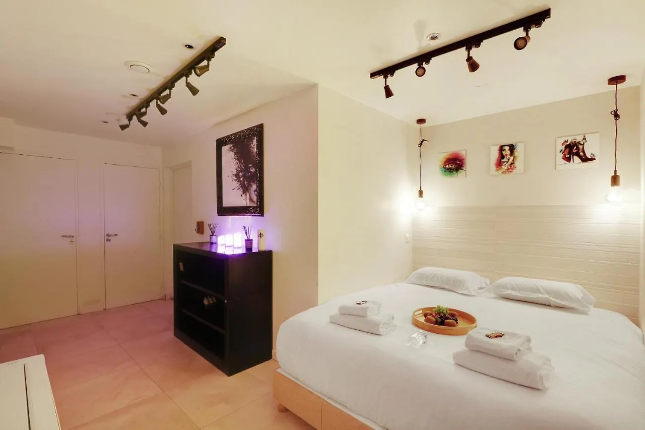 Residence Rochechouart Paris France