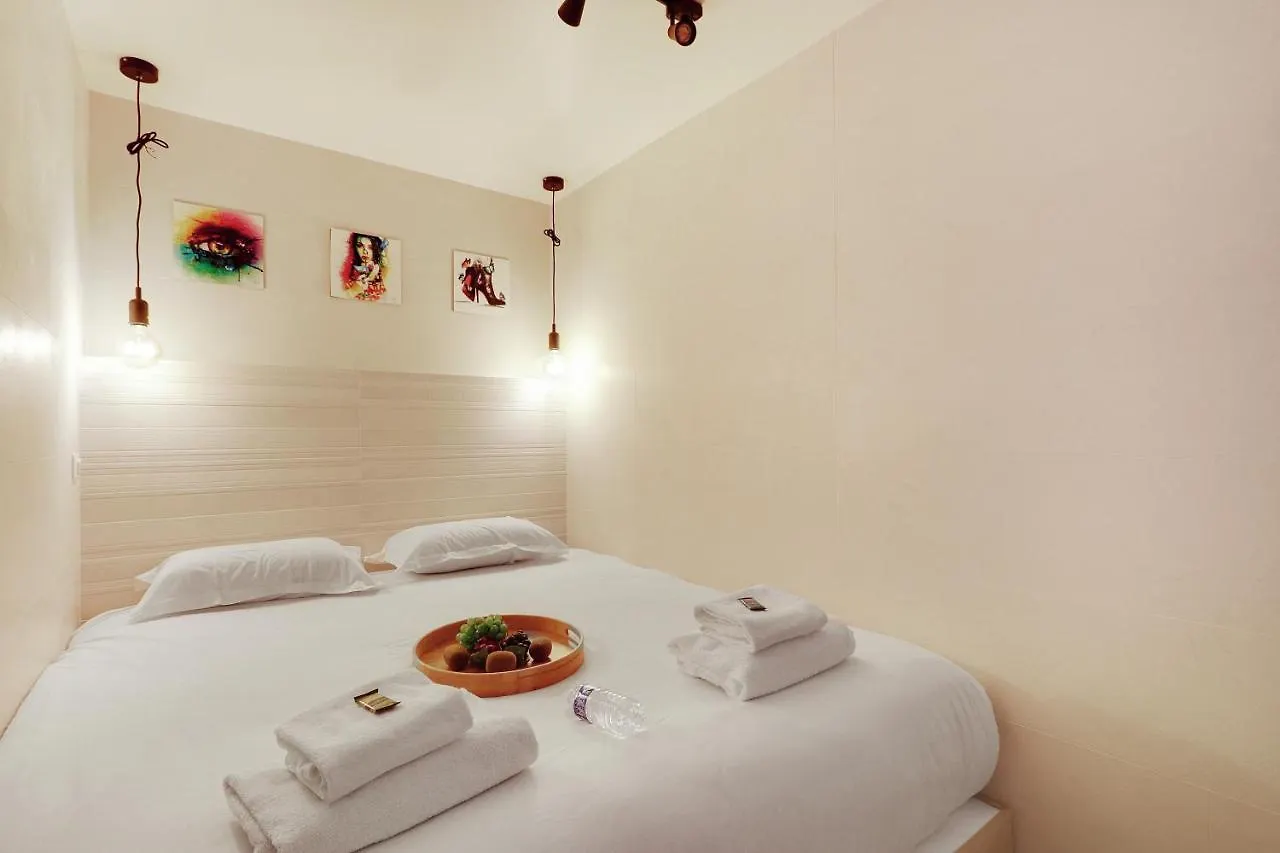 Apartment Residence Rochechouart Paris