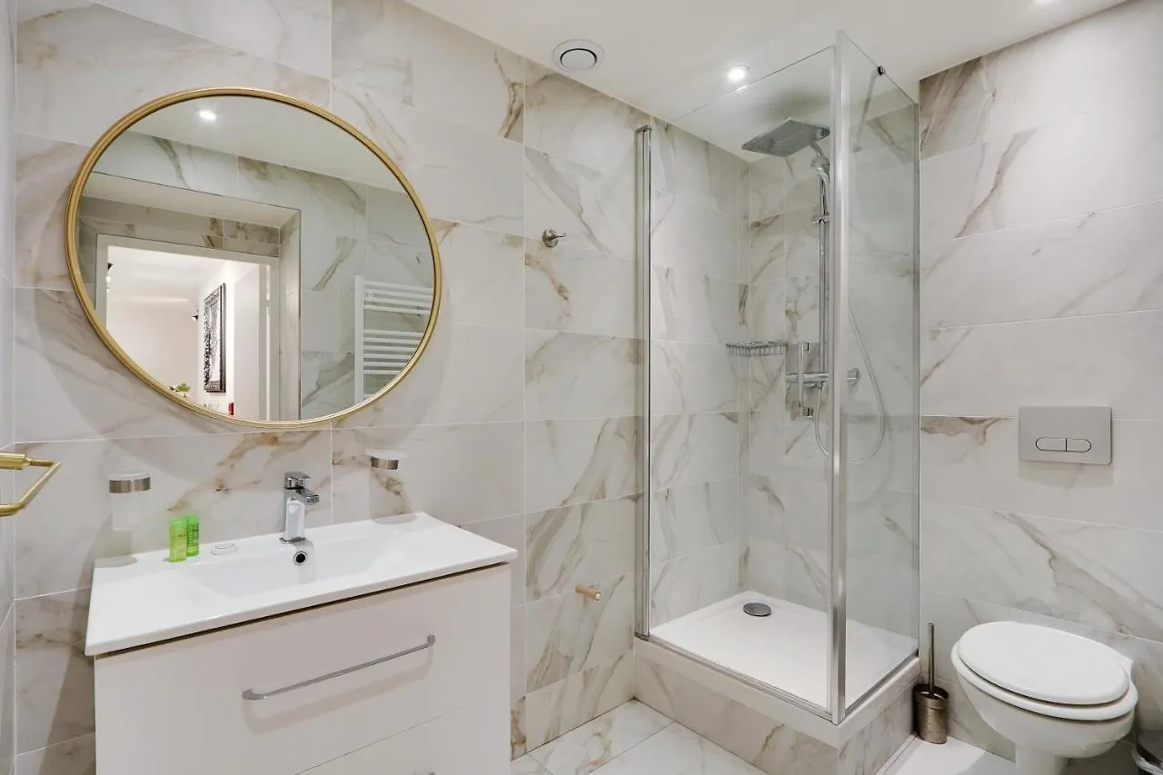 Residence Rochechouart Paris Apartment