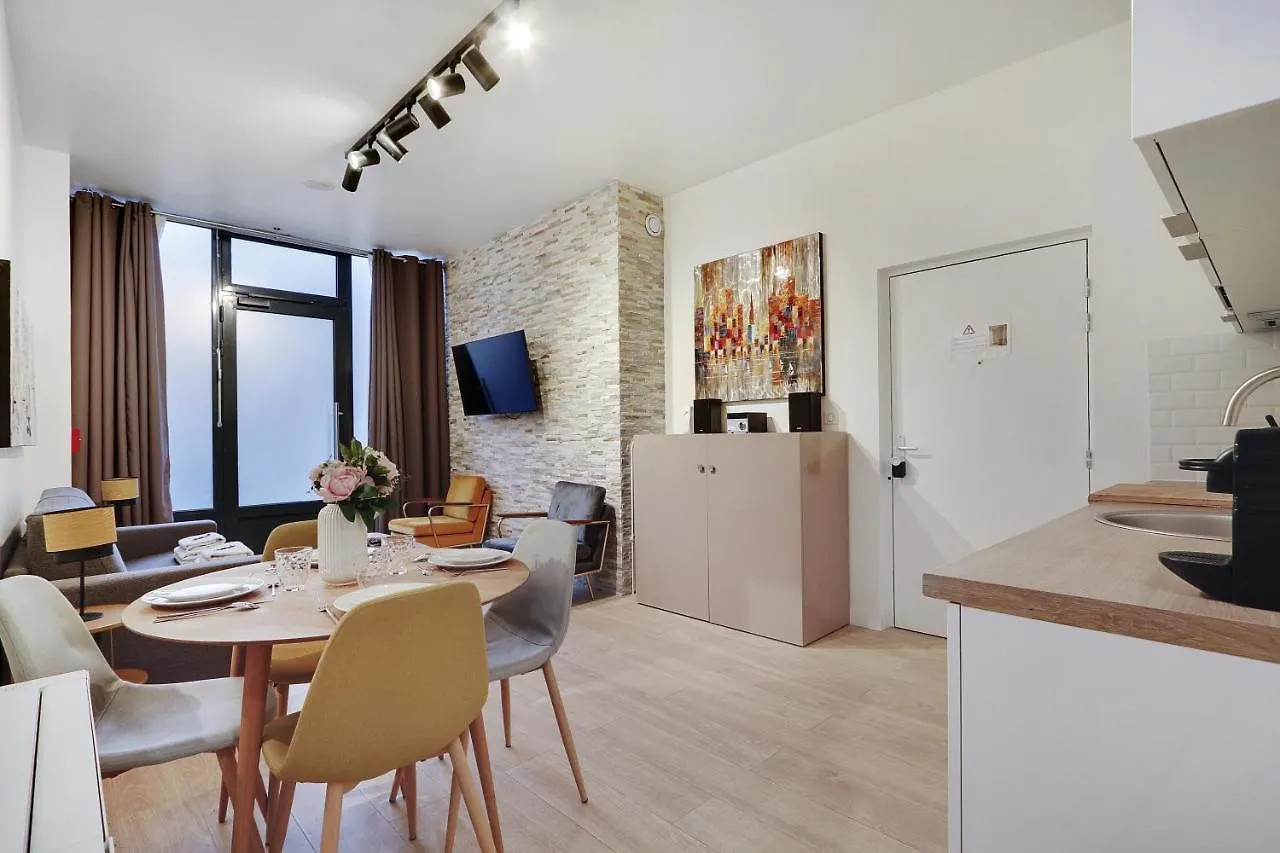 Residence Rochechouart Paris France